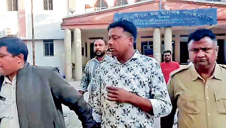 नामजद अभियुक्त बांटुल को आठ साल की सश्रम कैद