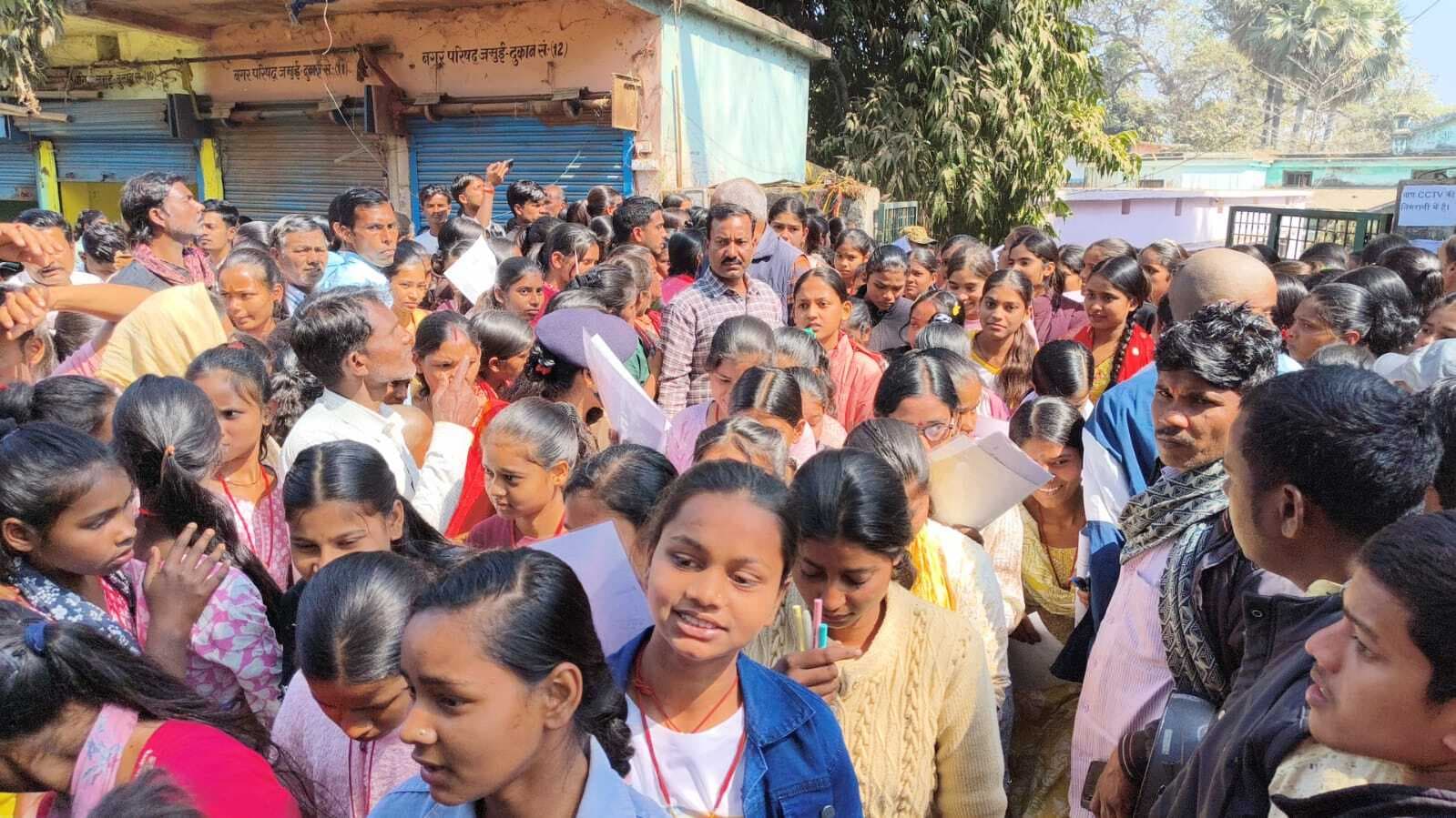 मैट्रिक परीक्षा के दूसरे दिन 26,681 परीक्षार्थी शामिल, 367 रहे अनुपस्थित