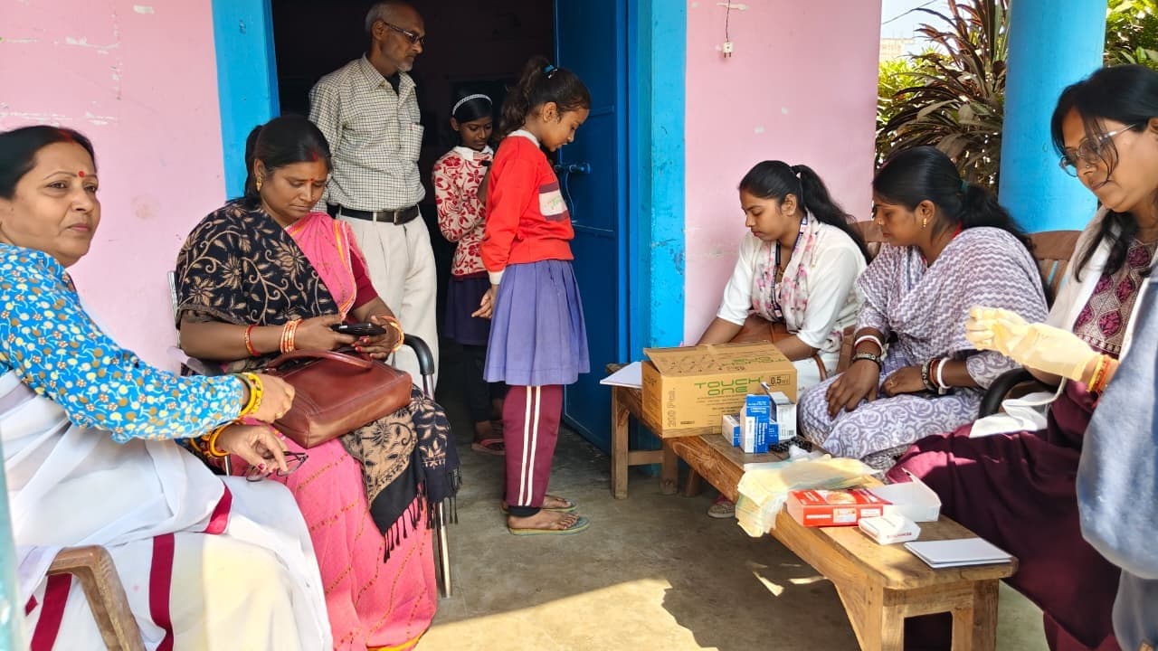 एनीमिया जांच शिविर में 200 छात्राओं की हुई स्वास्थ्य जांच