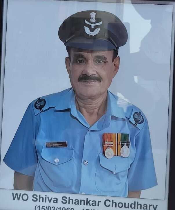 वारंट ऑफिसर का सड़क हादसे में निधन, गांव में मातम