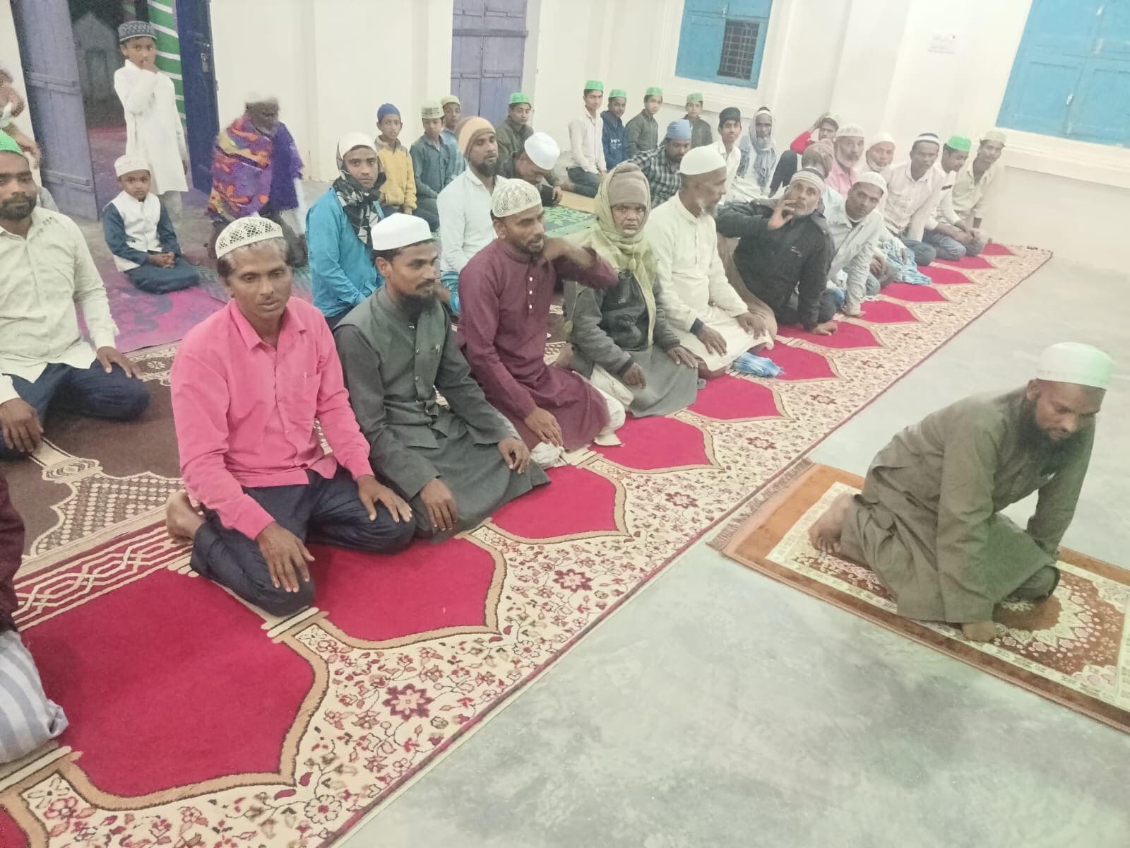 रमजान को ले इबादतगाहों में बढ़ी रौनक