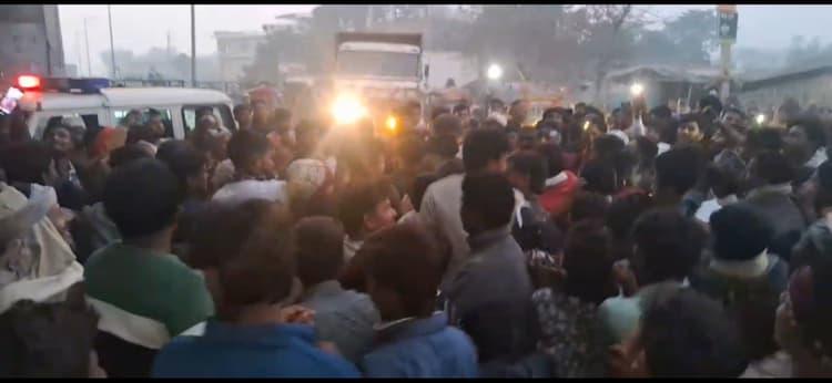 बच्चा चोर समझ महिला की जमकर कर दी पिटाई