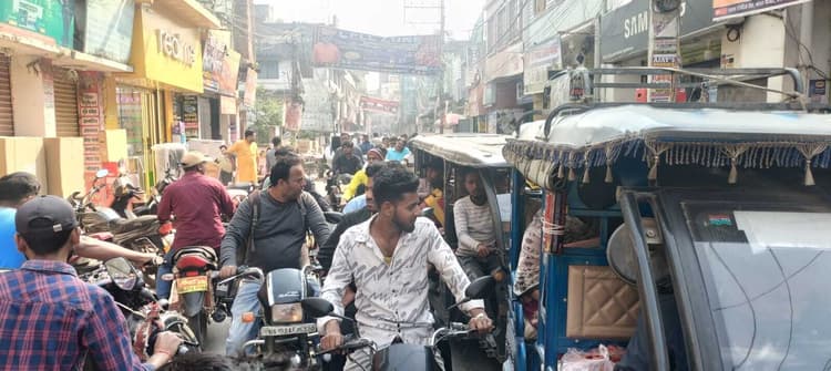 लाख प्रयास के बावजूद अतिक्रमणकारियों को हटाना प्रशासन के बूते से हो गयी है बाहर