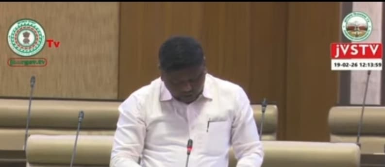 Chaibasa News : 6 महीने से काम बंद, 60 दिनों से धरने पर बैठे हैं 300 मजदूर