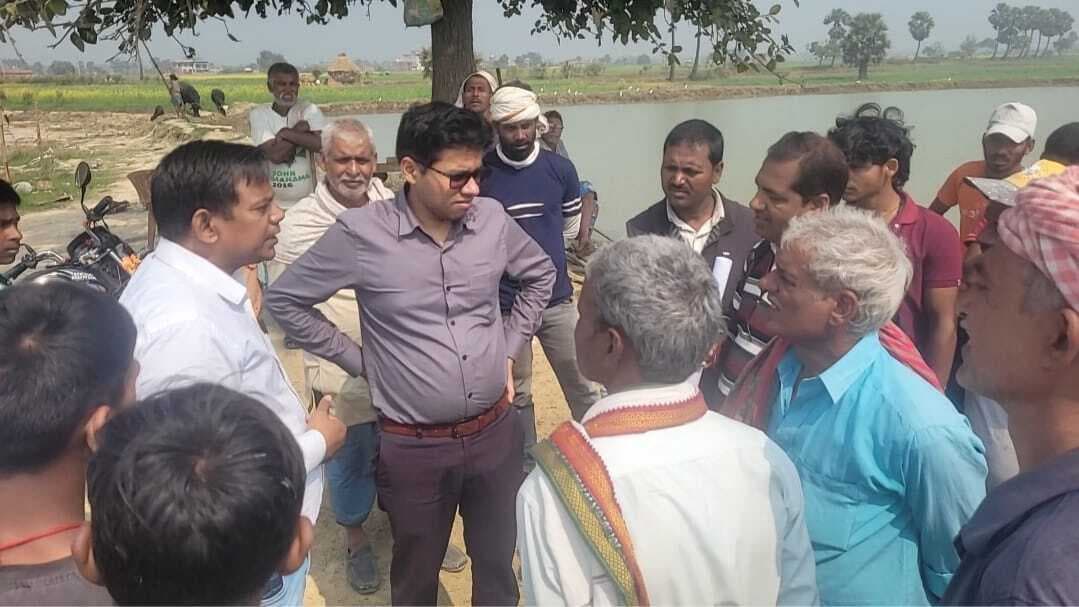 खेल मैदान, उप स्वास्थ्य केंद्र व विवाह भवन के लिए हुई जमीन की मापी