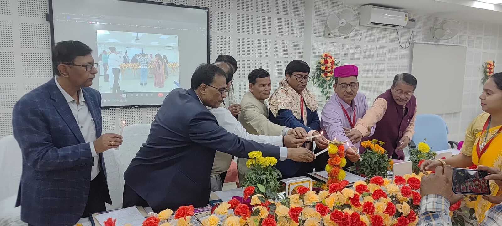 वर्तमान समय में सतत विकास व हरित तकनीकों को अपनाना आवश्यक