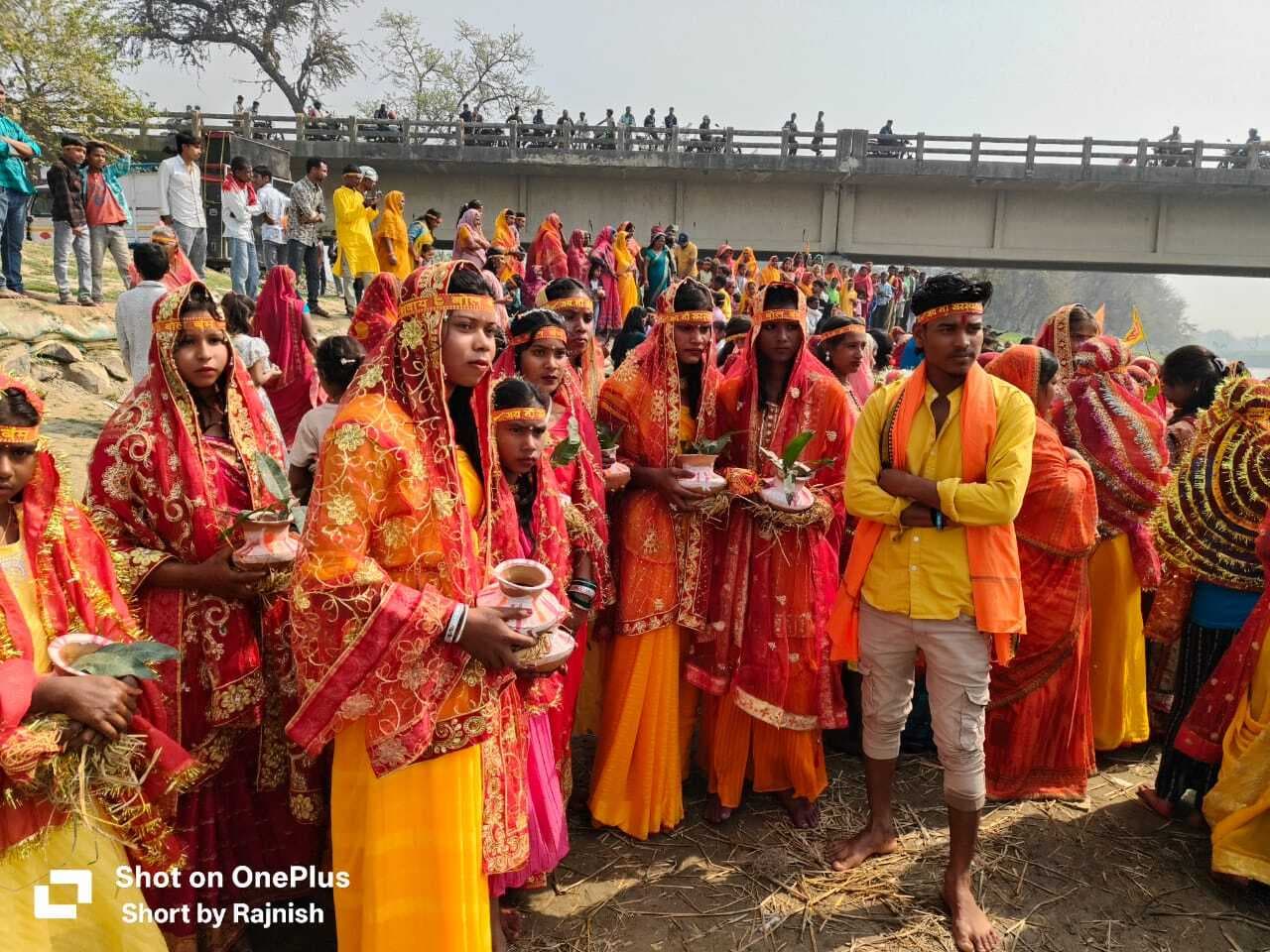 शिव मंदिर में प्राण प्रतिष्ठा को लेकर निकली कलश शोभायात्रा