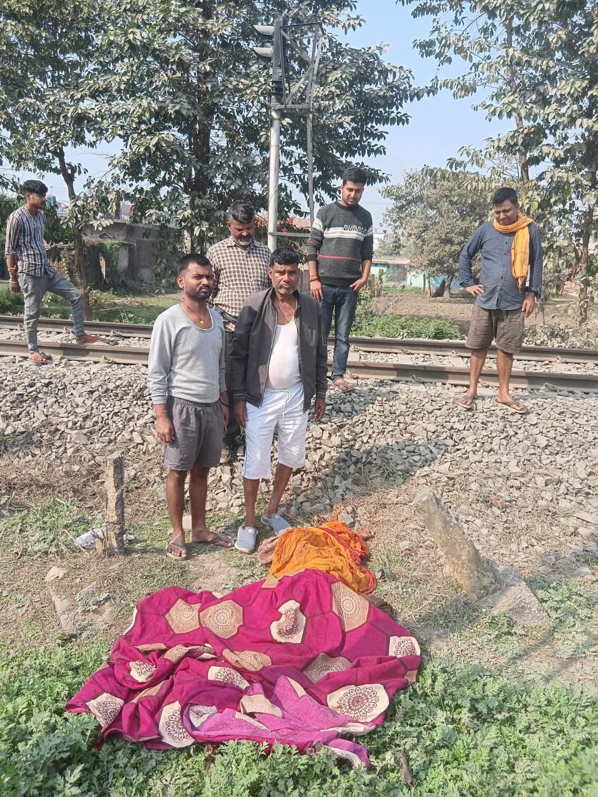 ट्रेन की चपेट में आने से वृद्ध महिला की मौत