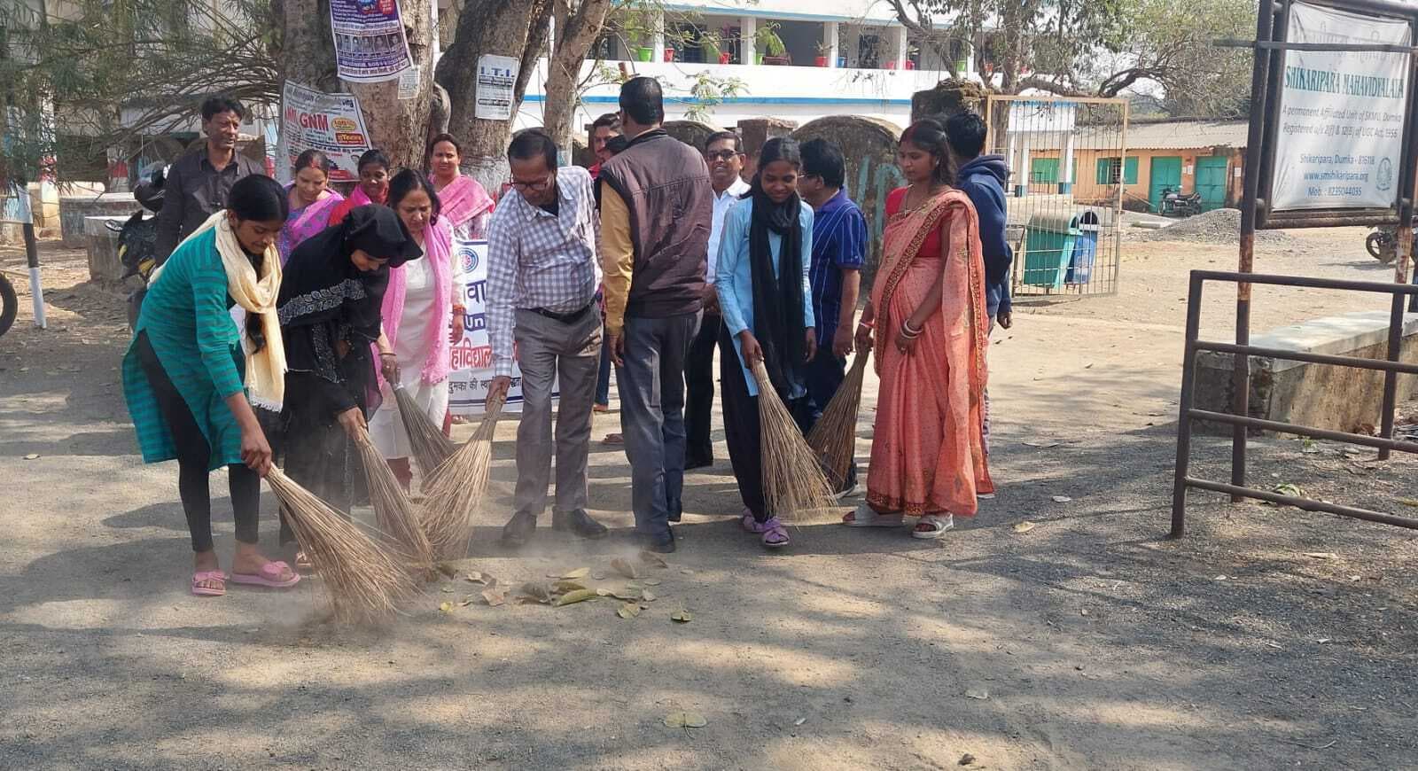 स्वच्छता ही स्वस्थ जीवन का आधार : प्राचार्य