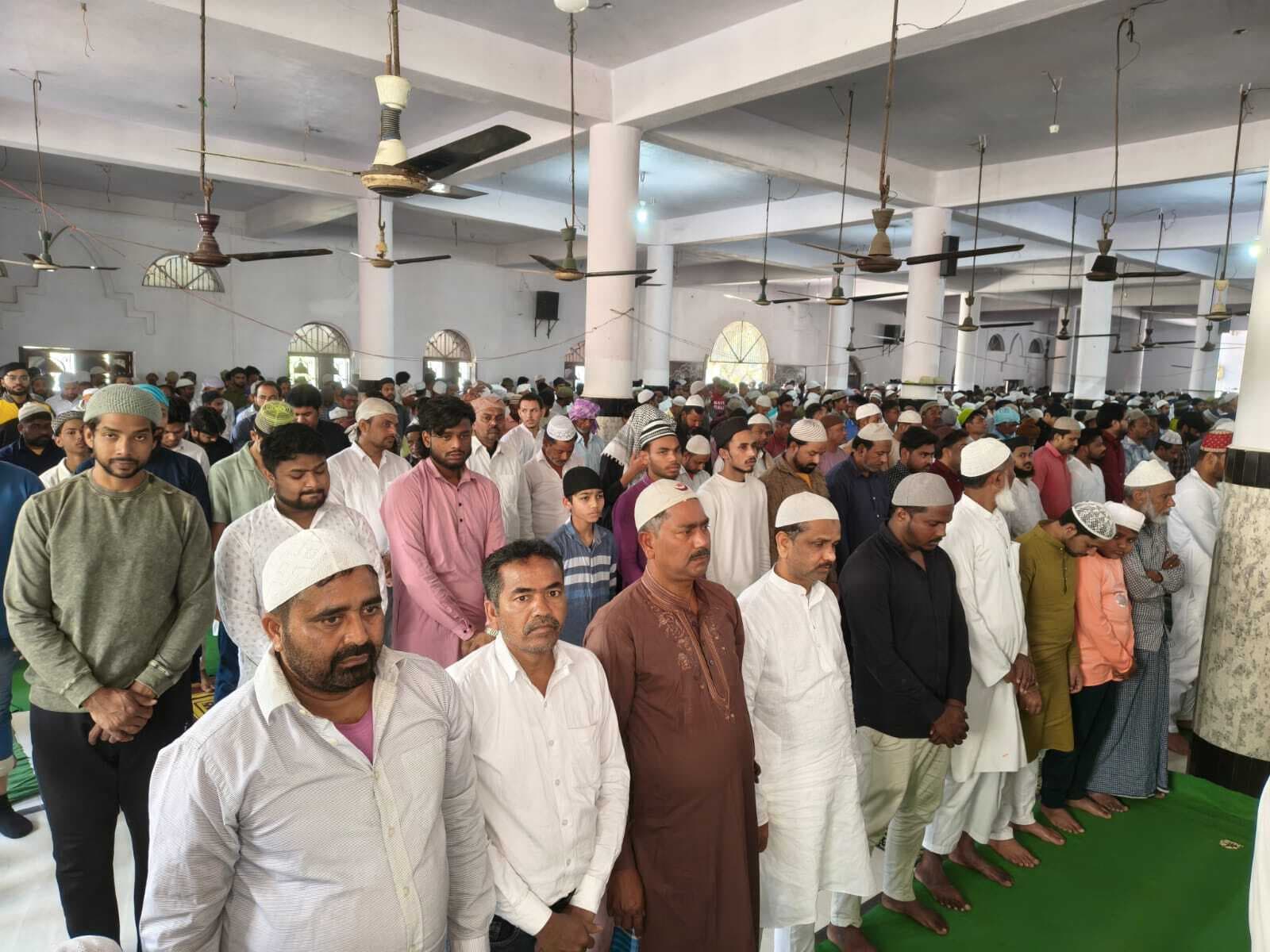 रोजेदारों ने अदा की रमजान के पहले जुमे की नमाज