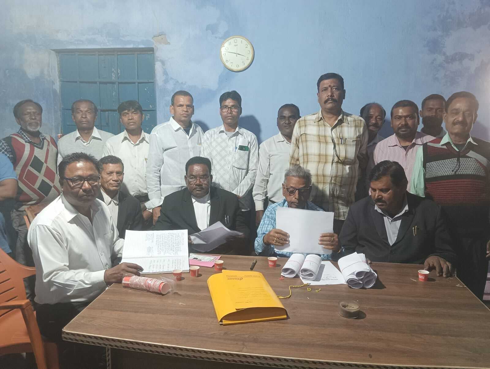 Bokaro News : भुनेश्वर चुने गये अधिवक्ता लिपिक संघ के अध्यक्ष