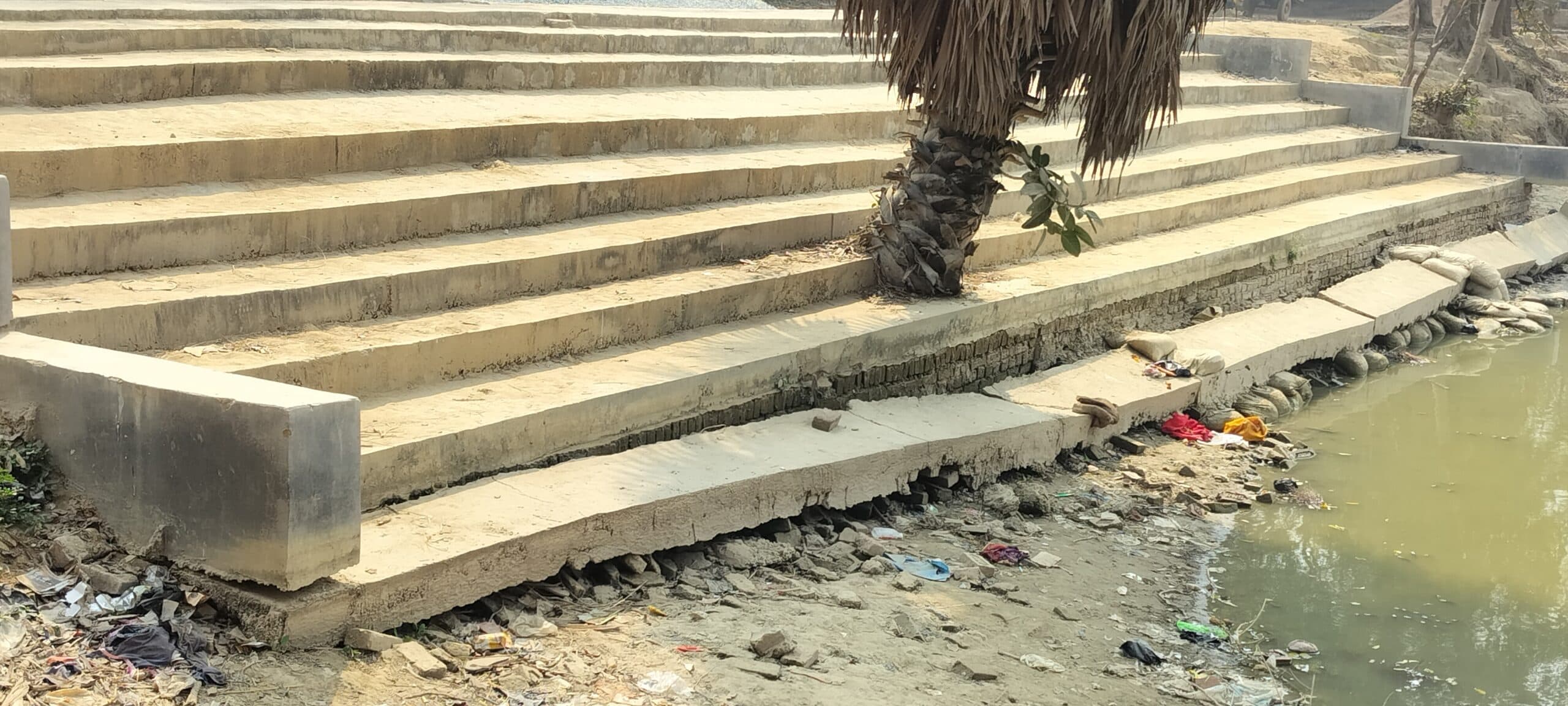 10 लाख से बना सूर्य सरोवर घाट दो साल में ही टूटा