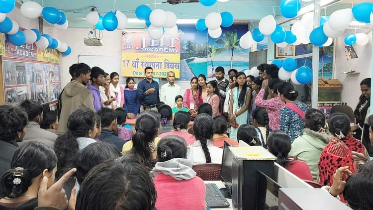 जेआइआइटी संस्थान का मना स्थापना दिवस