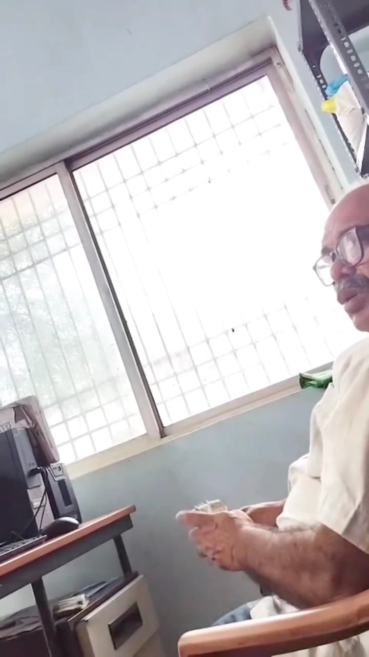 इंजरी रिपोर्ट में हेरफेर को लेकर पैसे लेते अस्पताल कर्मी का वीडियो वायरल