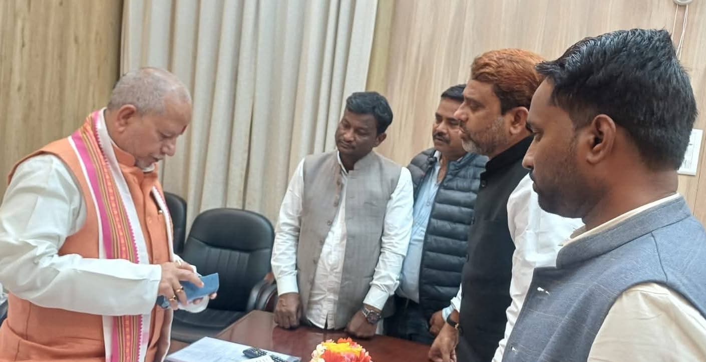 कृषि भूमि बचाओ संघर्ष समिति ने उपमुख्यमंत्री को दिया ज्ञापन