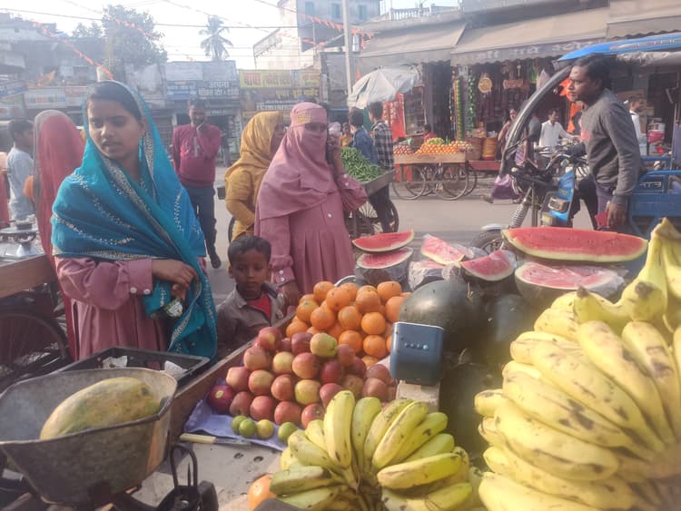 रमजान की दस्तक से सुपौल में इबादत का माहौल, महंगाई ने बढ़ाई रोजेदारों की चिंता
