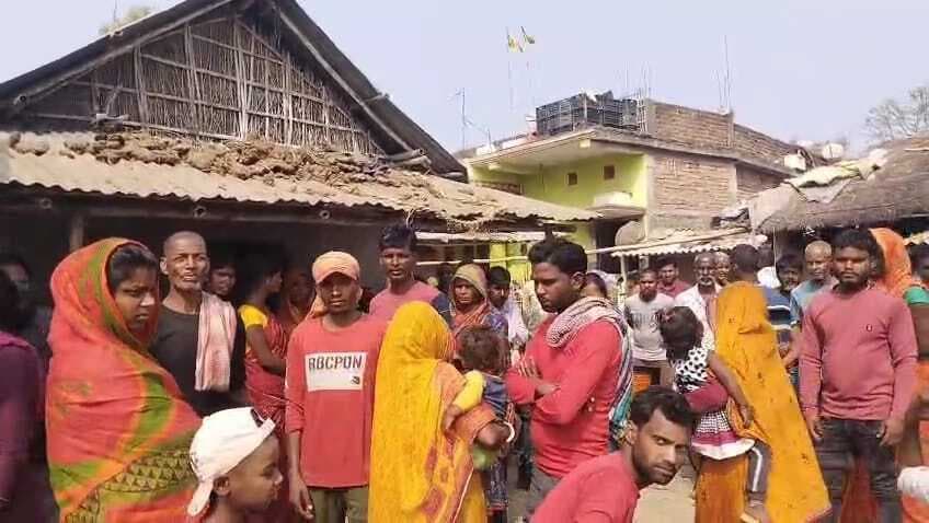 बुजुर्ग का शव आते ही घोरघट गांव में पसरा मातम