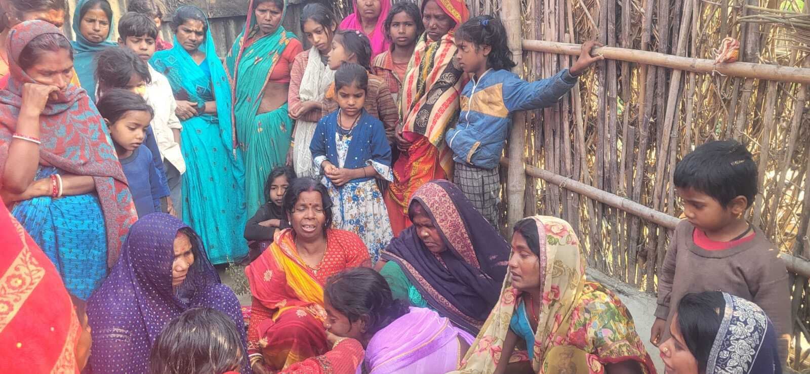 मैट्रिक परीक्षा देकर घर लौट रही छात्रा की बस से गिरकर मौत