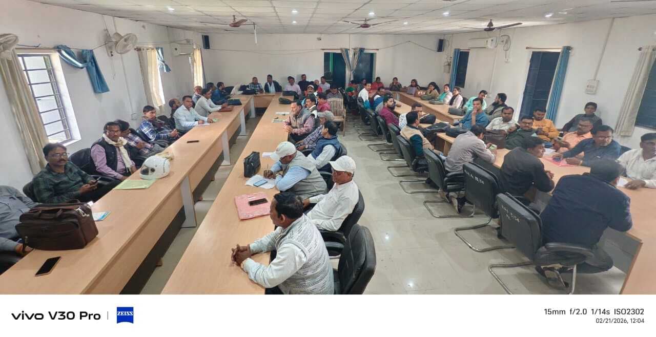 एफएलएन के तहत विद्यालय संचालन व चहक पर चर्चा