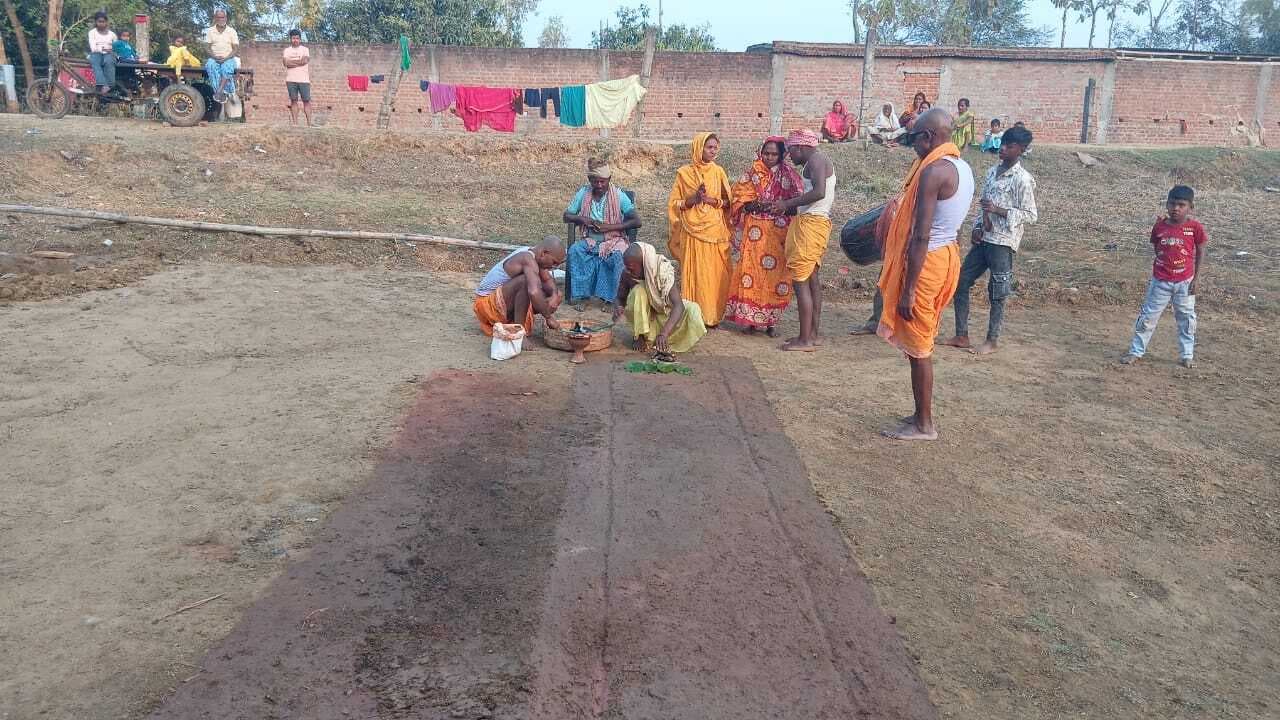 बौंसी में चार दिवसीय पारंपरिक झील पूजा महोत्सव शुरू