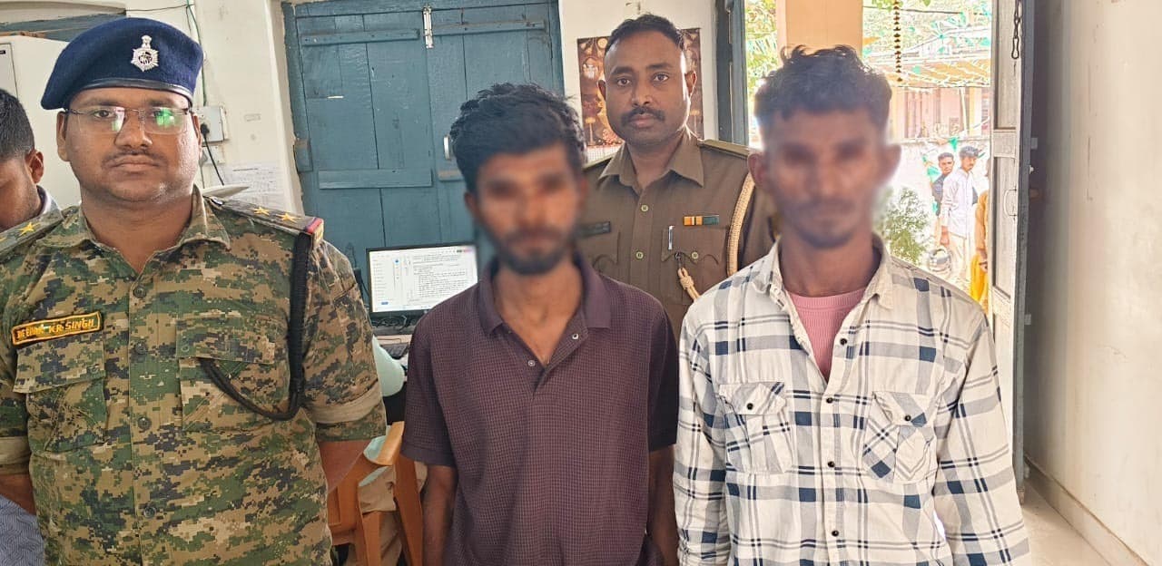 चाचा बाहर से कर रहा स्मैक कारोबार को ऑपरेट, भतीजा बना हैंडलर