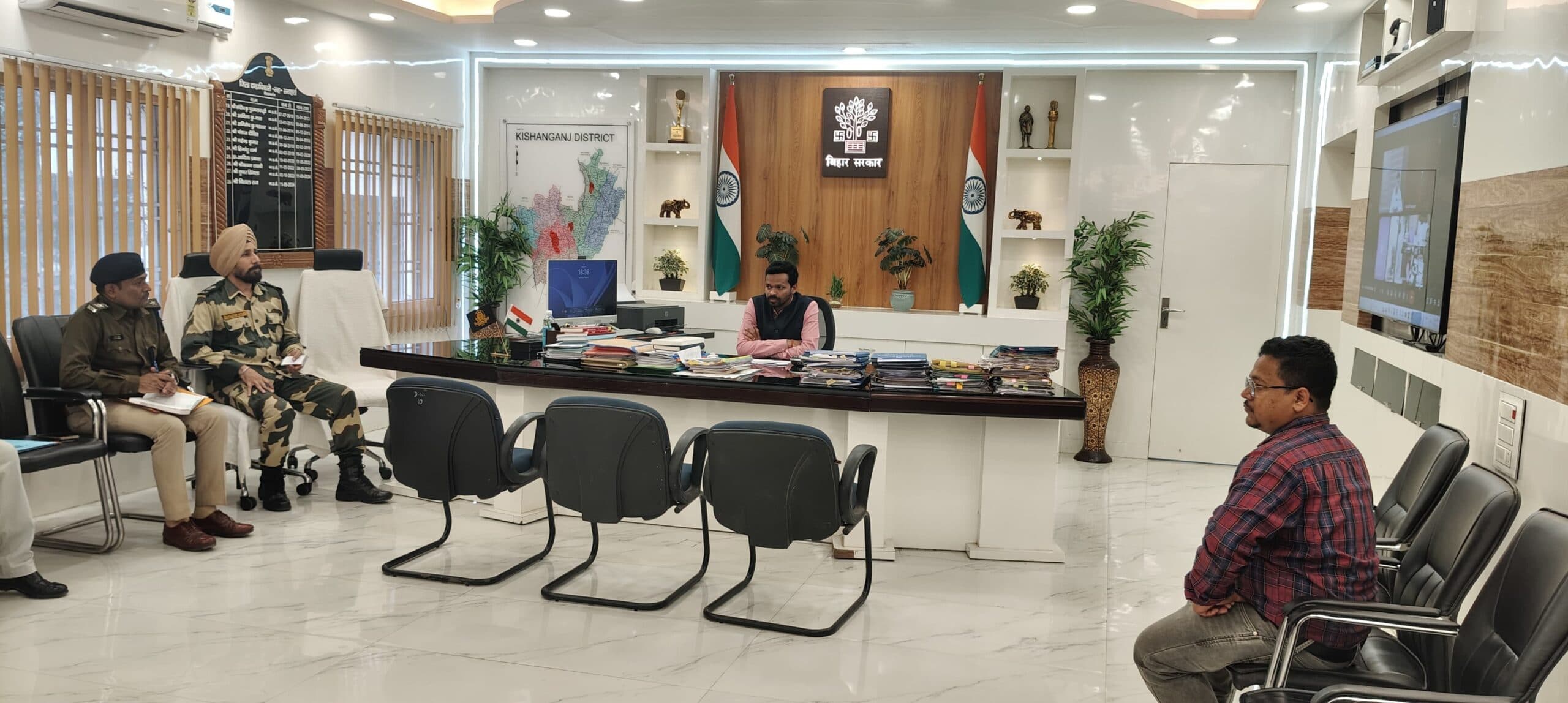 इंटेलिजेंस कलेक्शन को सुदृढ़ करने को ले बनाये व्हाट्सएप ग्रुप : डीएम