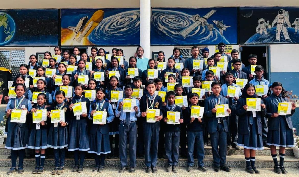 साइंस ओलिंपियाड में उत्कृष्ट प्रदर्शन करनेवाले छात्रों को मिला सम्मान