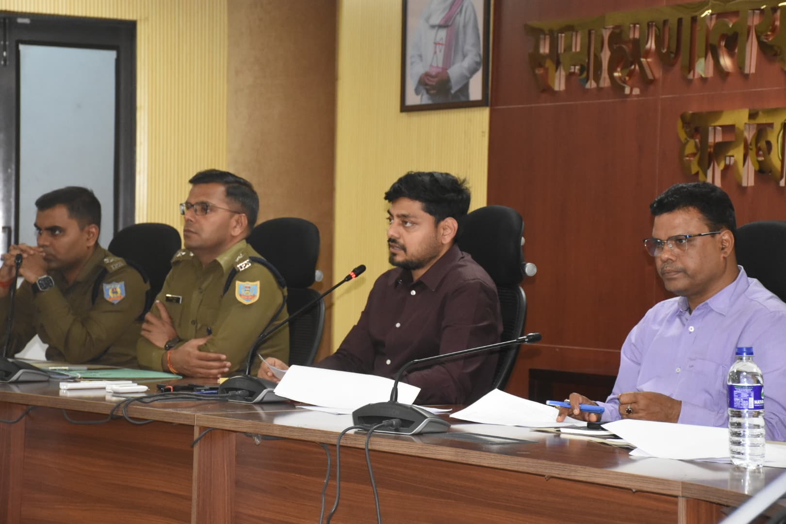 Dhanbad News: एमसीसी के तहत 42 शिकायतें प्राप्त, दो मामले गंभीर : डीसी