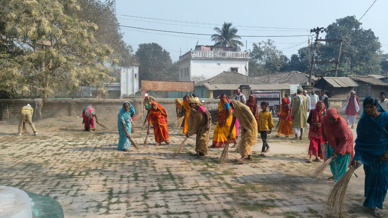 गणपतगंज में चला मेगा स्वच्छता अभियान