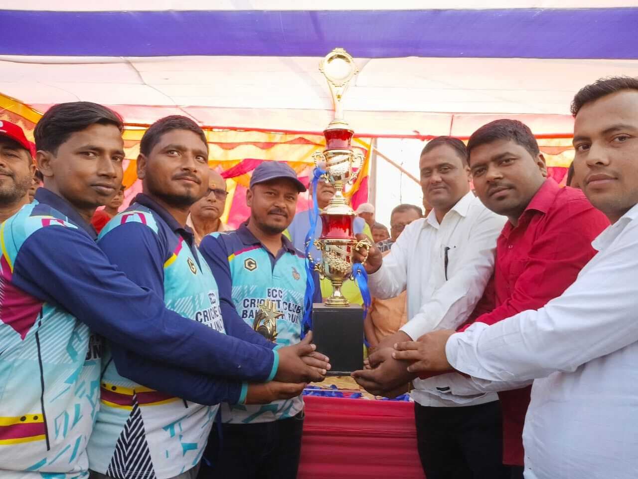 पुलिस की टीम ने पब्लिक को हरा 23 रन से जीता मैच