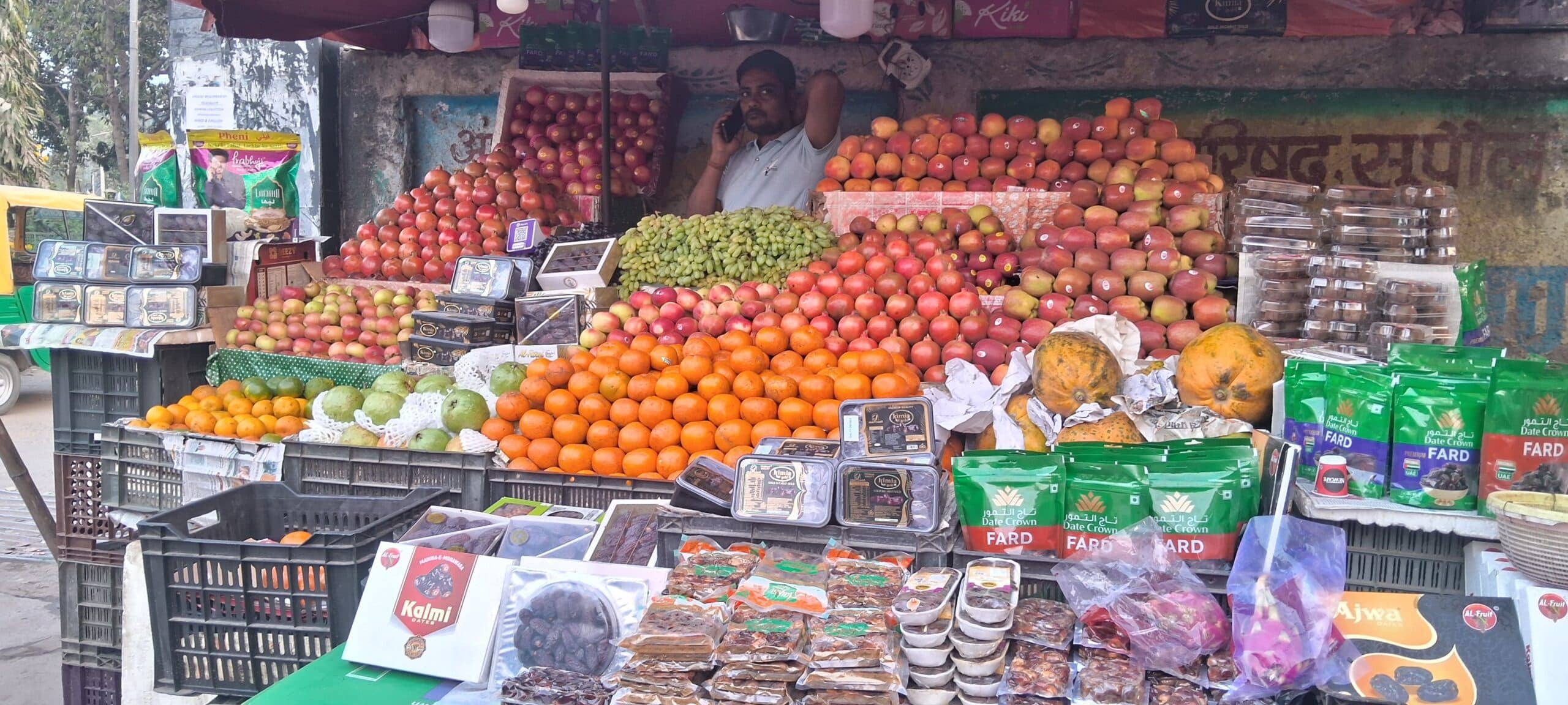 रमजान शुरू होते ही बाजारों में रौनक, फलों व सेवई की बढ़ी खुशबू