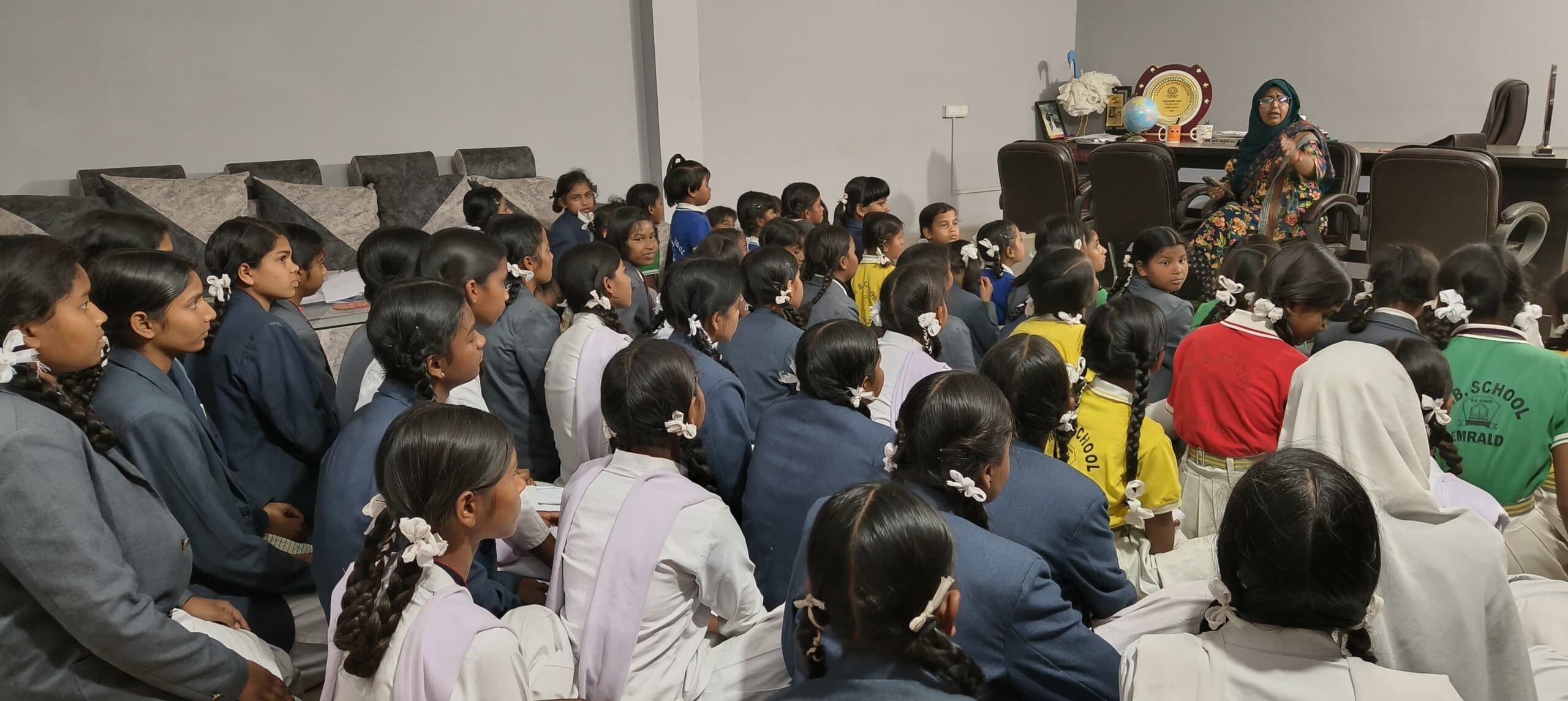 बालिकाओं की आत्मरक्षा को लेकर जागरूकता कार्यशाला