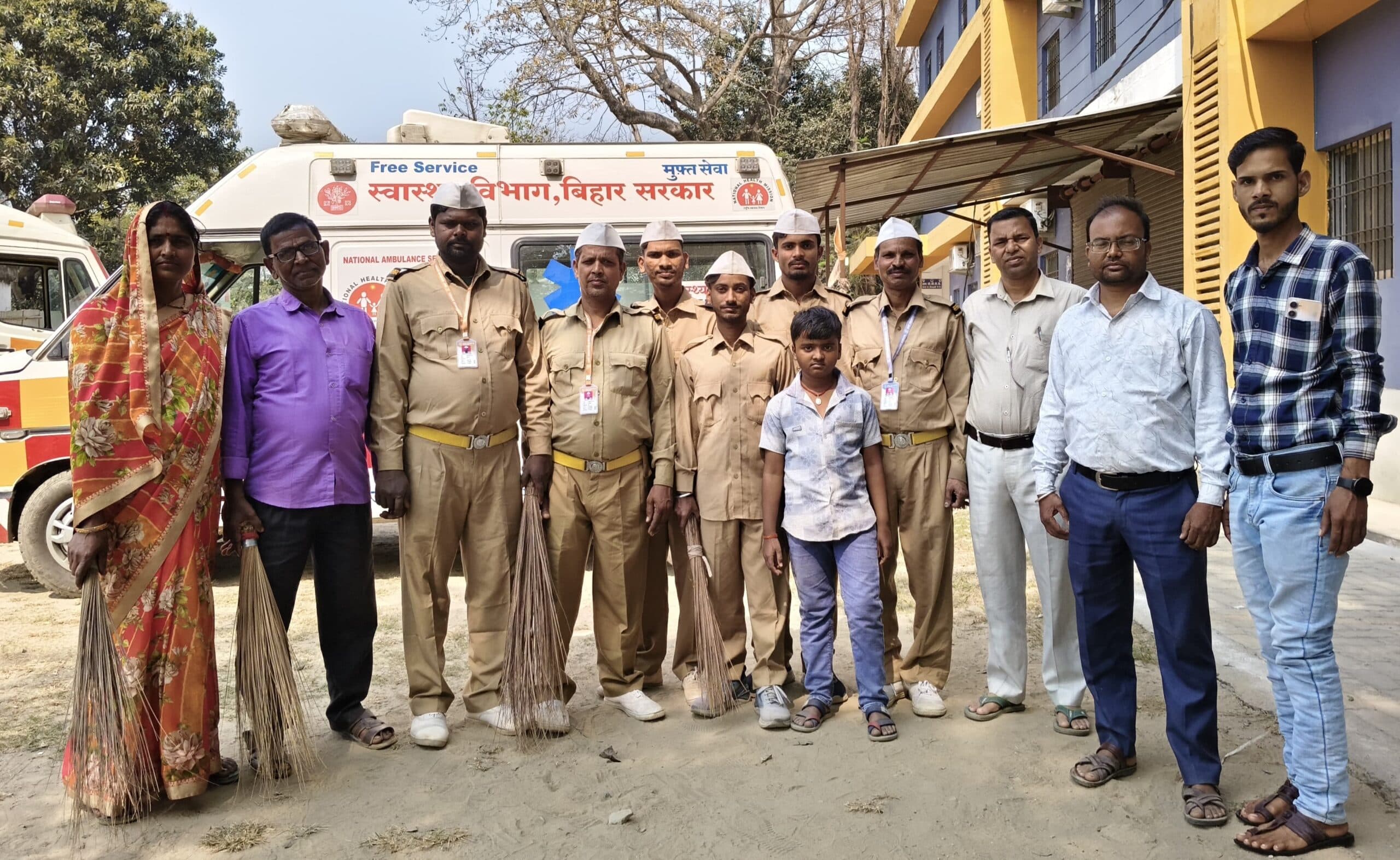 जल संरक्षण व स्वच्छता के प्रति जागरूकता को लेकर सीएचसी में की गयी साफ-सफाई