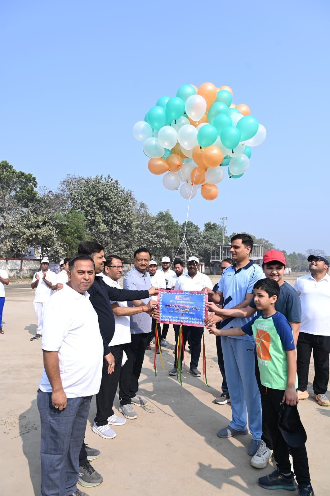 खेलकूद से प्रशासन व संस्थानों के बीच बेहतर समन्वय को मिलता है बढ़ावा : डीएम