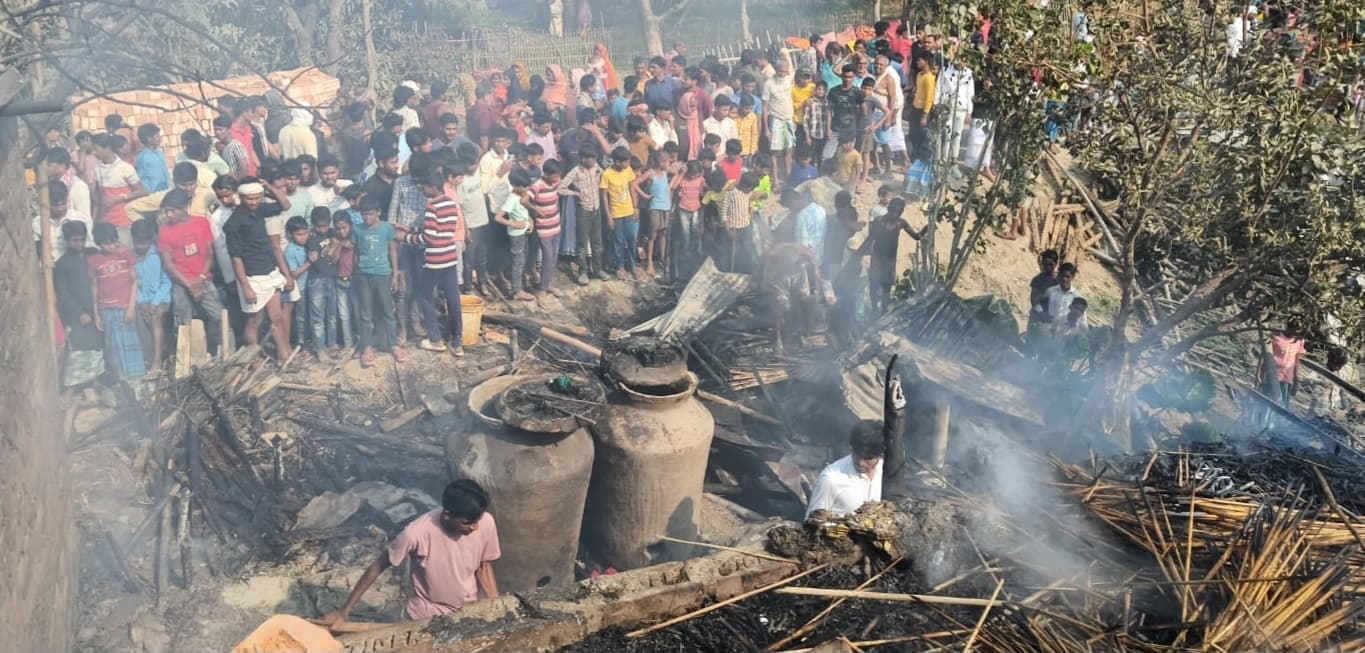अगलगी में घर जला, लाखों की संपत्ति जलकर खाक