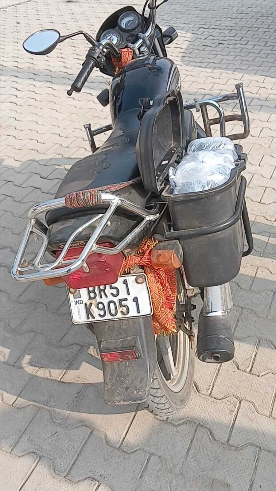 पुलिस ने शराब के साथ तस्कर को किया गिरफ्तार