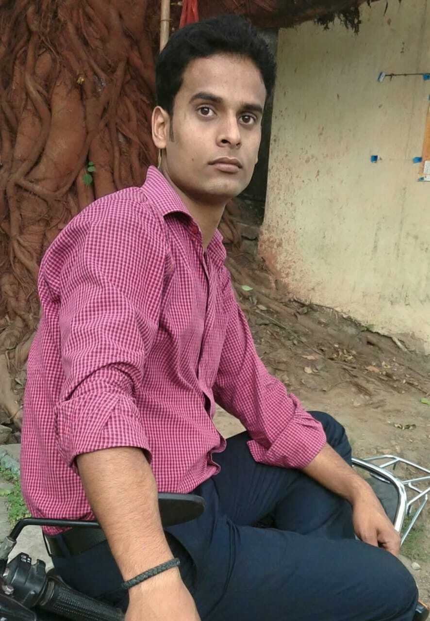 Dhanbad News: तारापीठ जा रही कार दुमका में दुर्घटनाग्रस्त, धनबाद के युवक की मौत