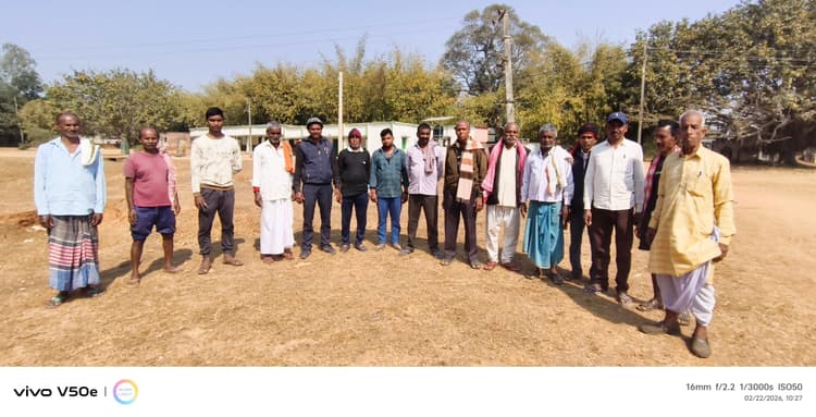 Giridih News :चयनित स्थल पर पैक्स गोदाम नहीं बनाने पर ग्रामीण आक्रोशित