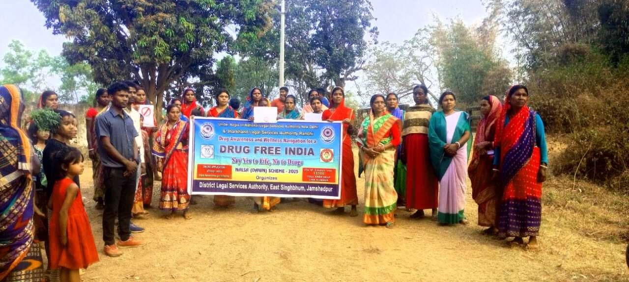 East Singhbhum News : कमारीगोड़ा की महिलाओं ने अवैध शराब भट्ठियां बंद करायीं, चेतावनी दी