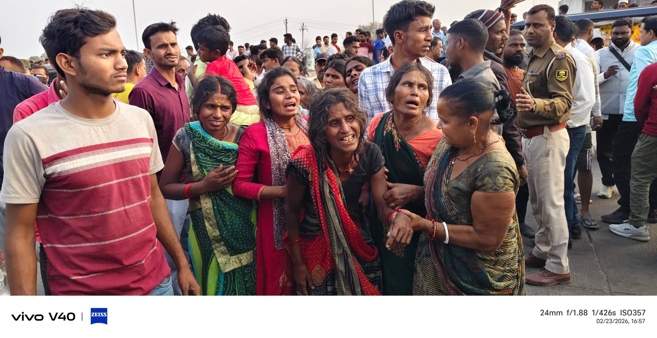 बोलेरो की टक्कर से बाइक से फेंका नदी में गिरा युवक, मौत
