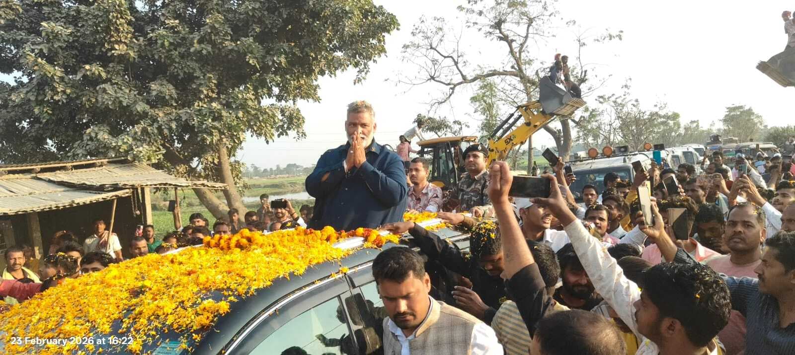 घर पहुंचे सांसद पप्पू यादव का समर्थकों ने किया भव्य स्वागत