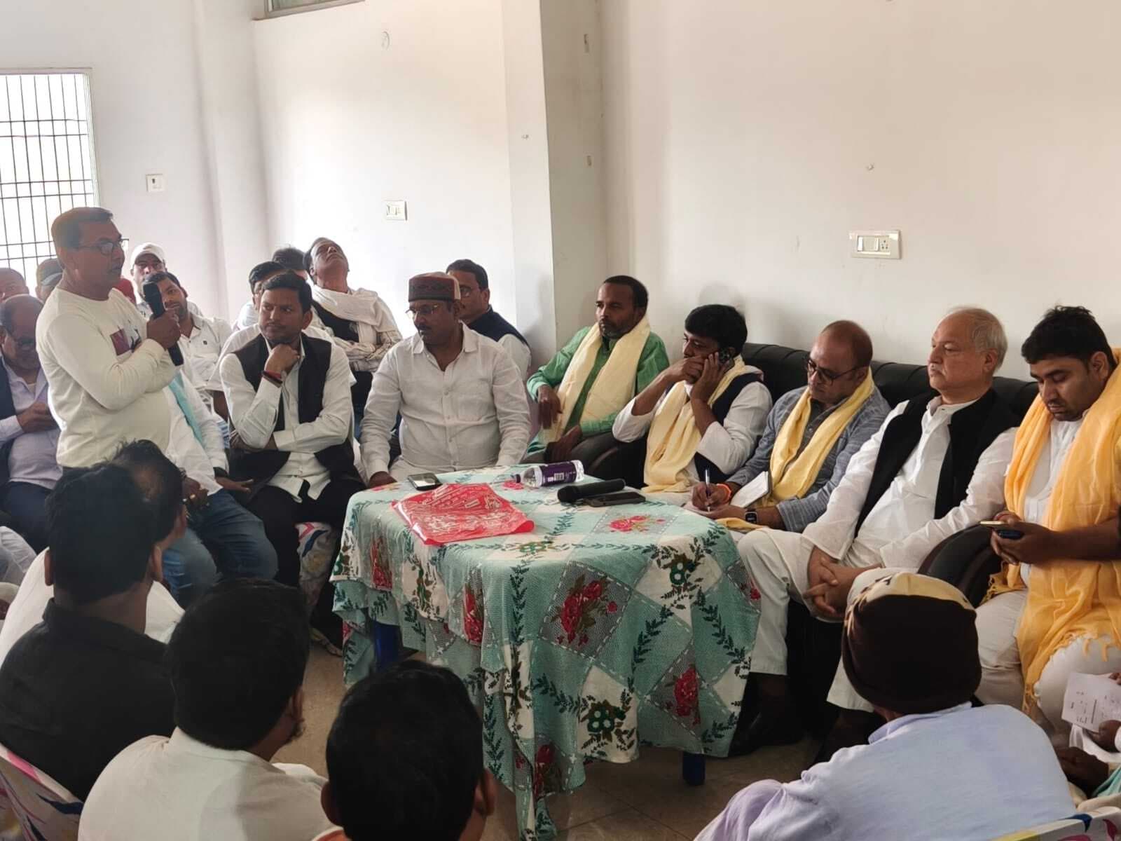 कोढ़ा-बरारी में पूर्व केंद्रीय मंत्री ने कार्यकर्ताओं में भरा जोश