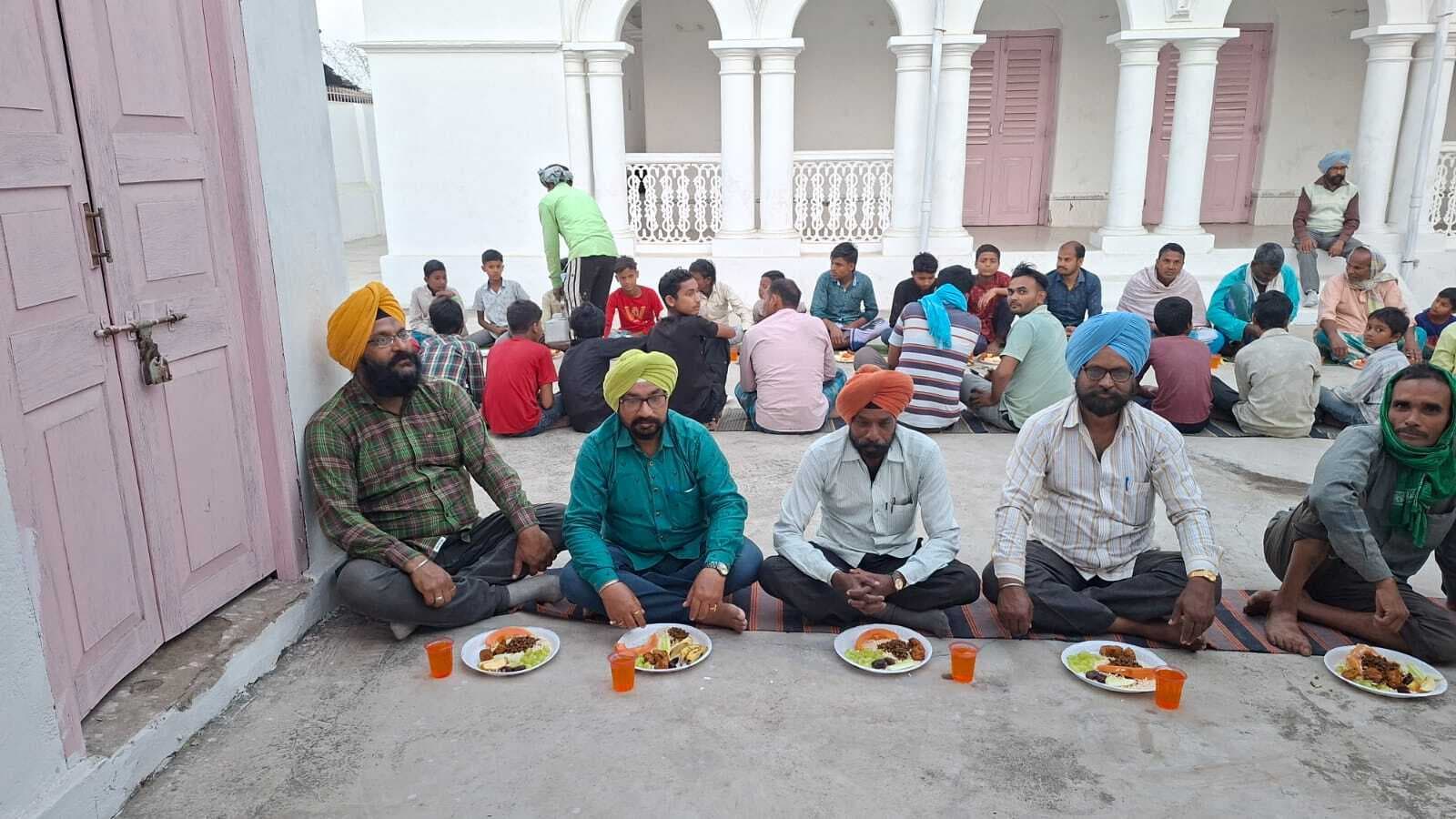 उचला गुरुद्वारा में इफ्तार पार्टी का आयोजन