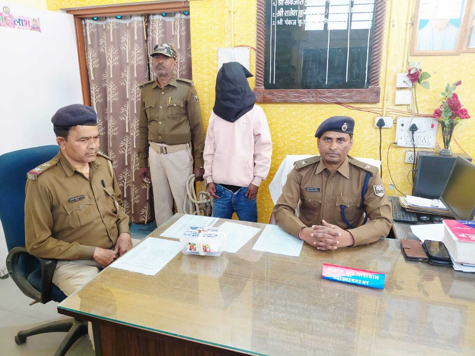 जमालपुर पुलिस ने नौ पुड़िया स्मैक के साथ तस्कर को किया गिरफ्तार