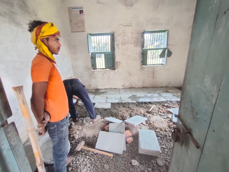 पहले के सामान से कराया काम, निकाल ली नयी योजना की राशि