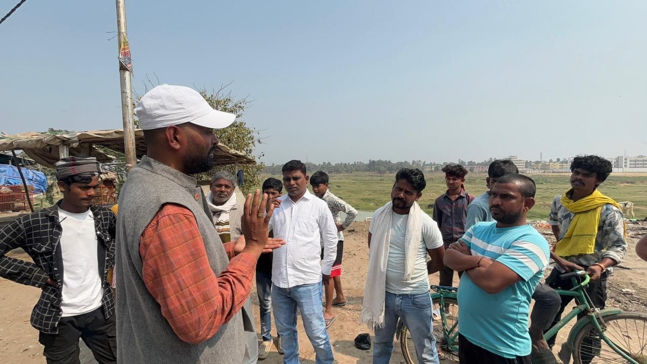 अतिक्रमण एवं मीट-मछली के लाइसेंस निर्गत के लिए दुकानदारों को किया आगाह