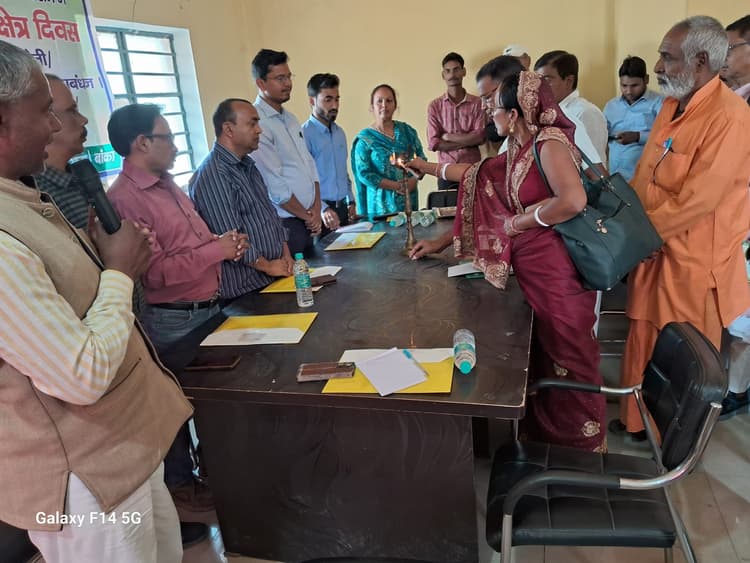 शंभुगंज में किसान गोष्ठी सह प्रक्षेत्र दिवस कार्यक्रम का आयोजन