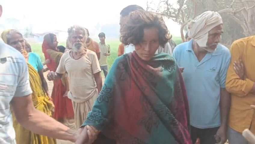 बच्चा चोरी के शक में महिला की पिटाई, पुलिस ने भीड़ से बचाया