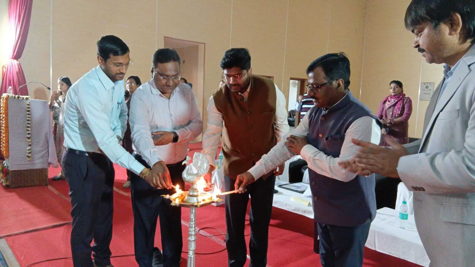 संपूर्णता अभियान 2.0 विकास, विश्वास और आत्मनिर्भरता की नई उड़ान : जिलाधिकारी