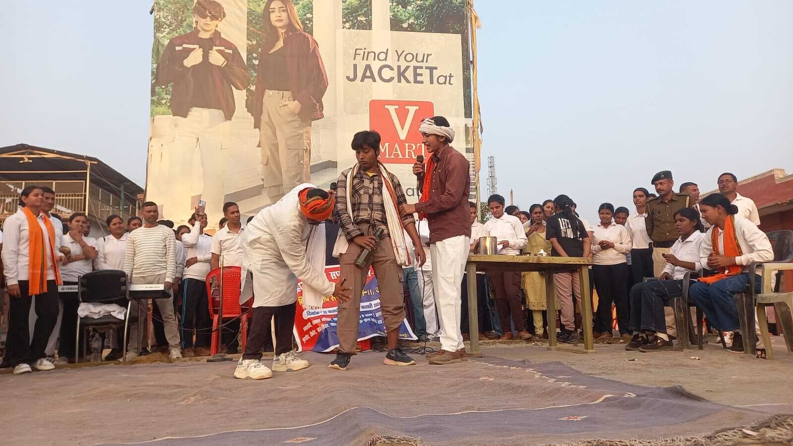 नुक्कड़ नाटक के जरिये शराबबंदी का दिया संदेश